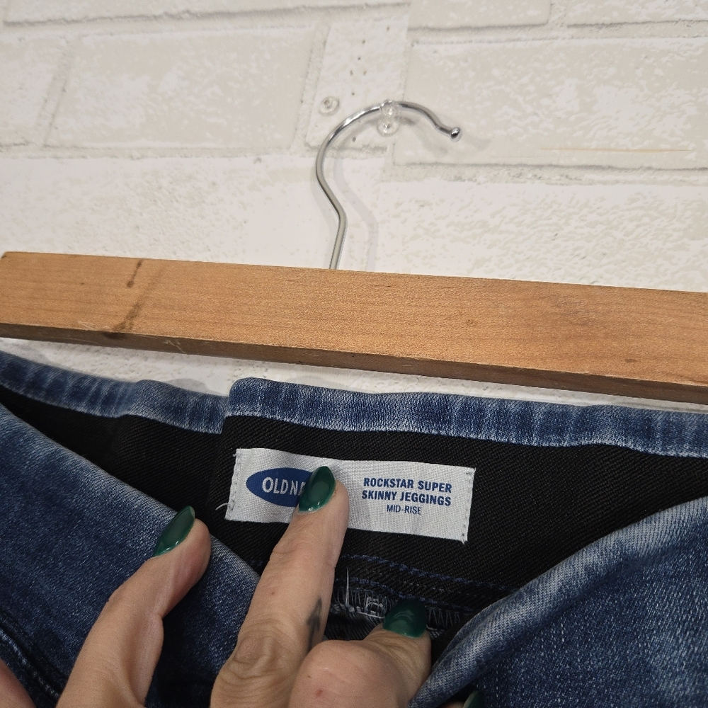 Old Navy Rockstar super skinny jeans - Picture 8 of 13